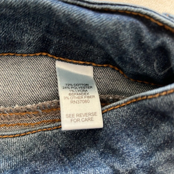 Mid Rise Ripped + Distressed Shape Enhancing Jeans/ Jeggings Size 12 - Picture 6 of 8
